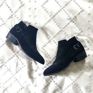 Gianni Bini Black suede booties size 9